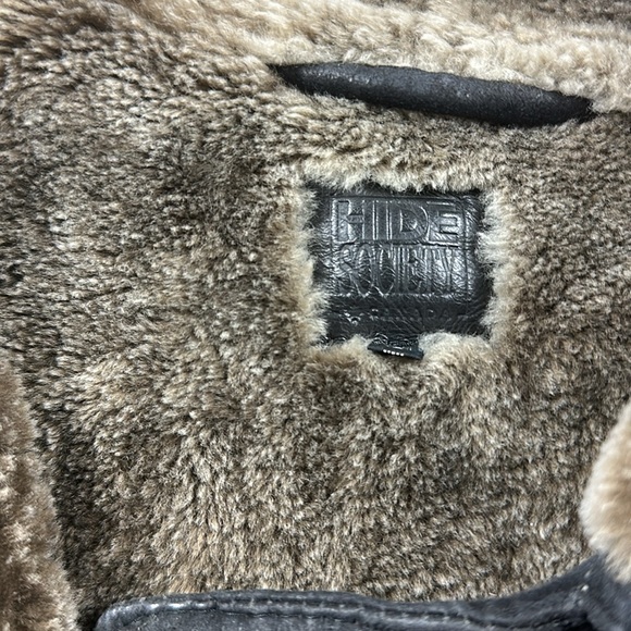 Hide Society genuine sheep skin women’s cropped bomber jacket. Women’s large. - Picture 3 of 8